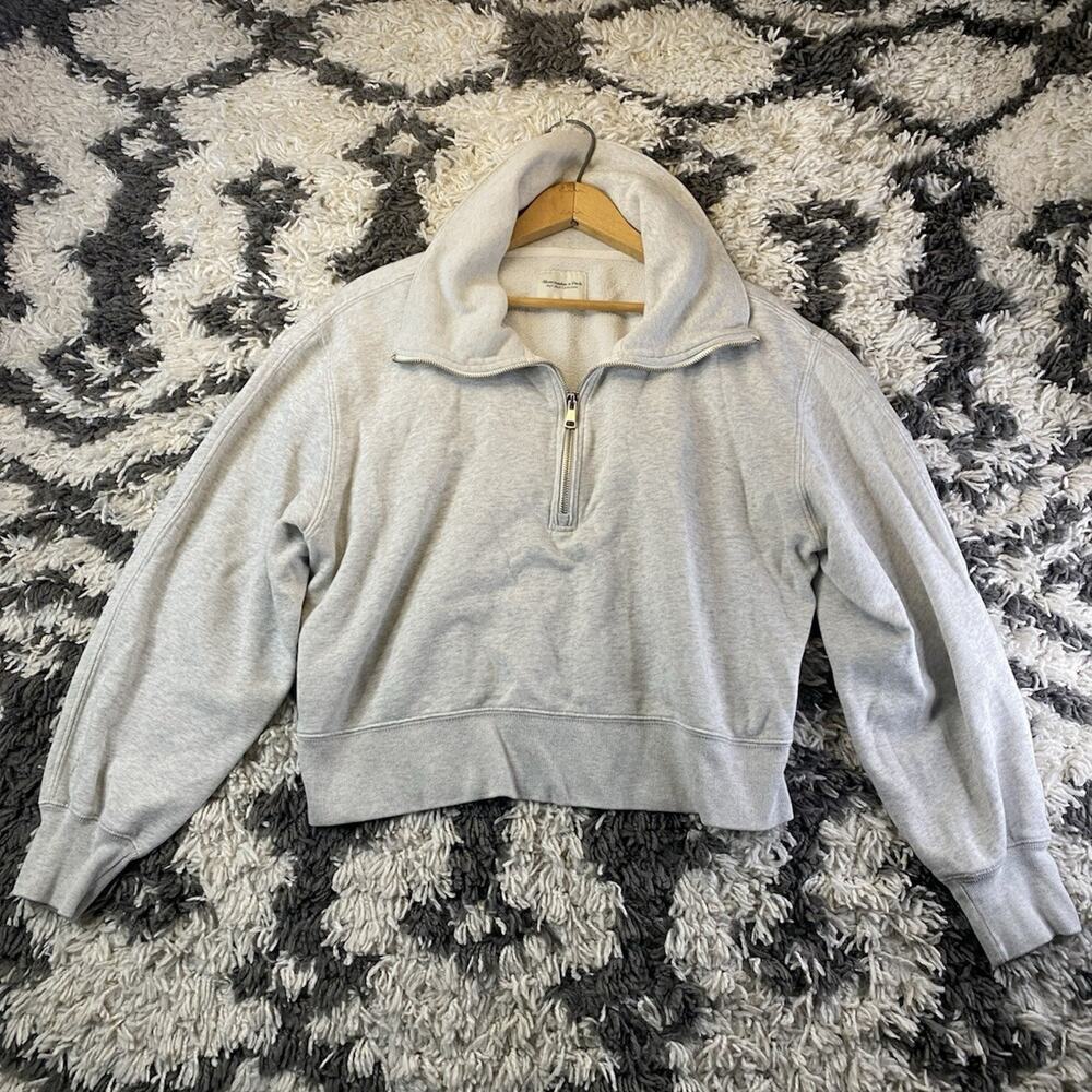 Abercrombie & Fitch Women's Soft A&F Gray 1/2 Zip Fleece Sweatshirt M
